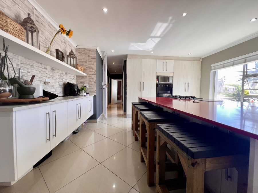 4 Bedroom Property for Sale in Myburgh Park Western Cape